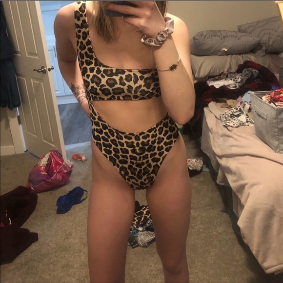 One piece/bikini - Picture 2 of 2